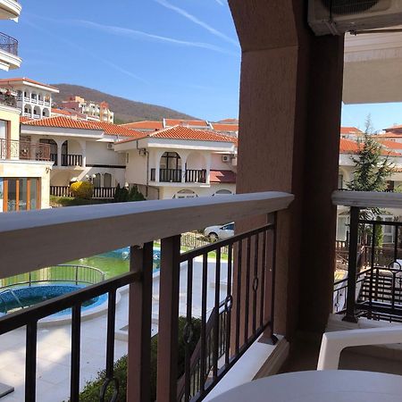 2 Bedroom Apartment Sveti Vlas With 2 Balconies And Sea Views Esterno foto