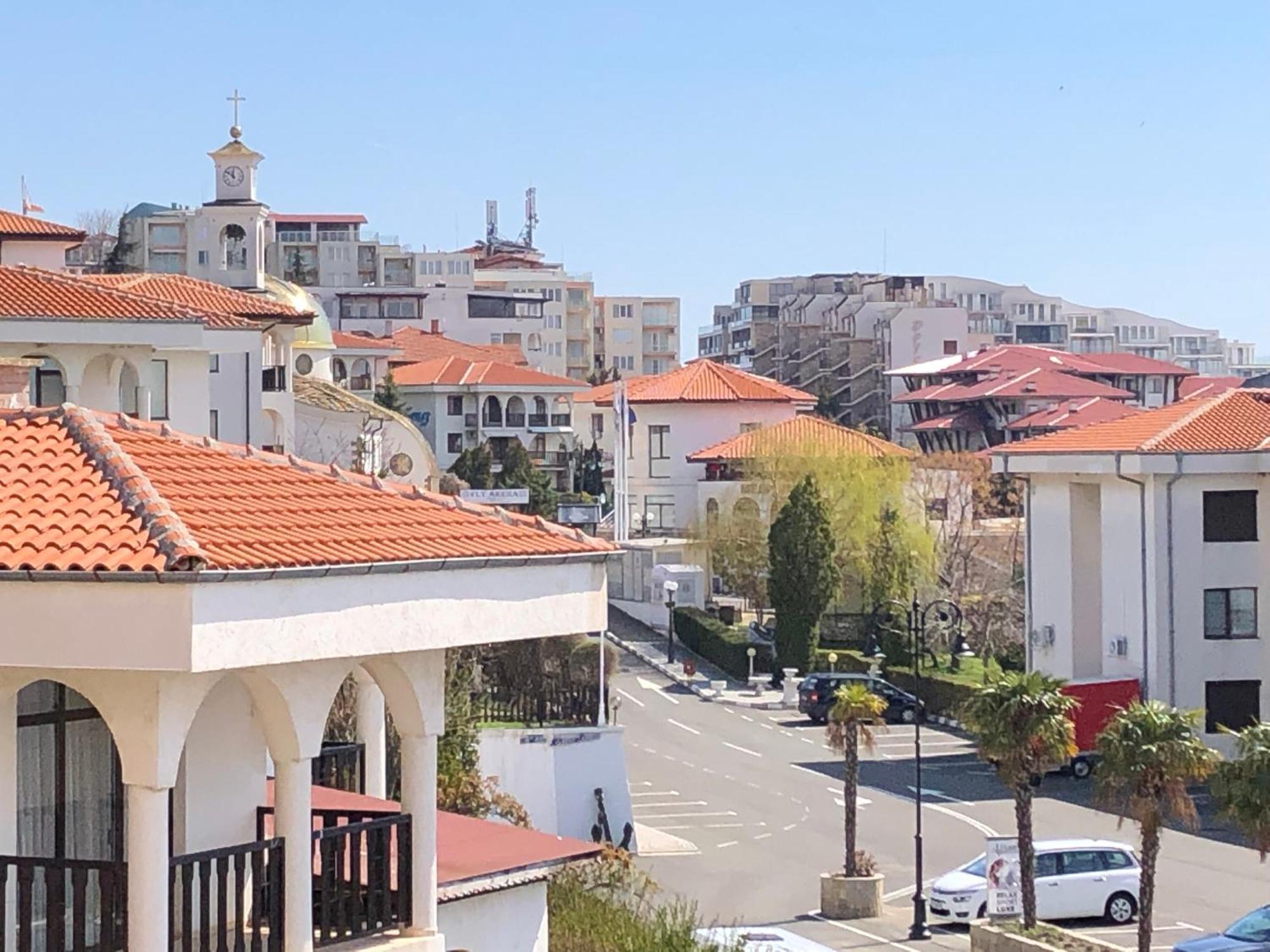 2 Bedroom Apartment Sveti Vlas With 2 Balconies And Sea Views Esterno foto