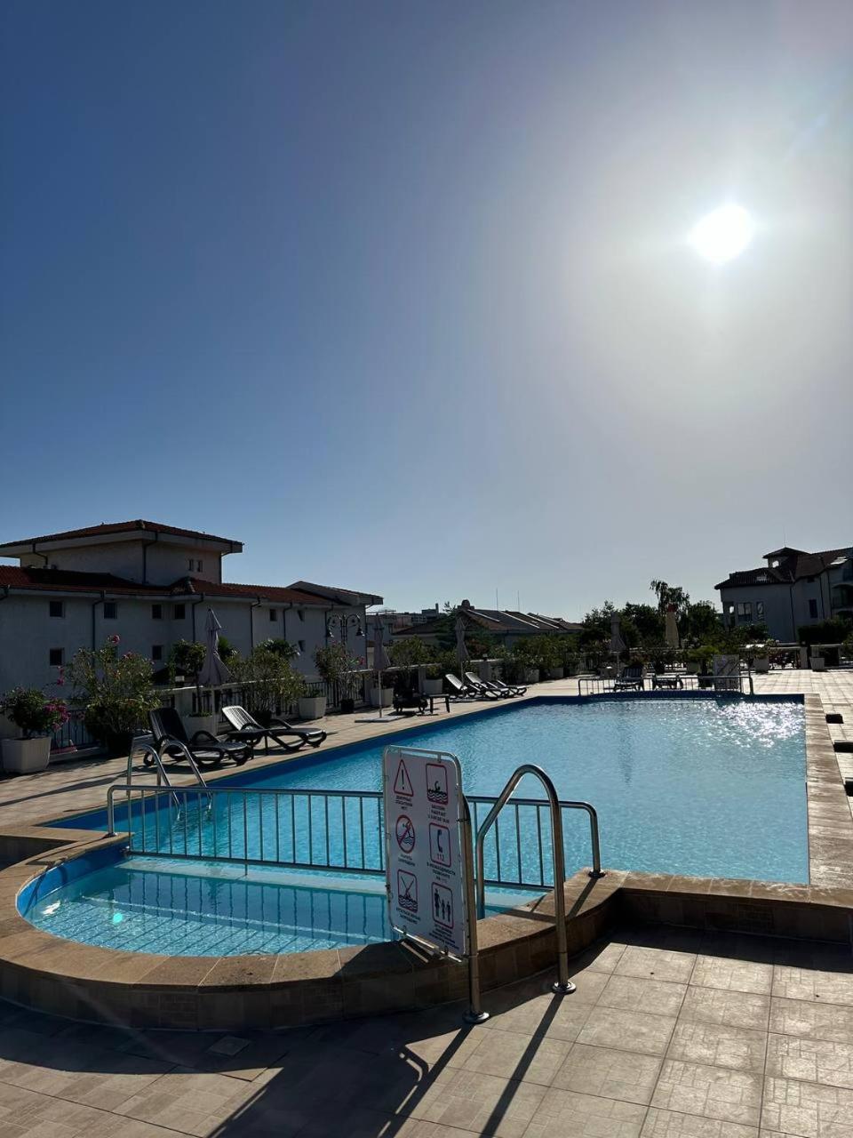 2 Bedroom Apartment Sveti Vlas With 2 Balconies And Sea Views Esterno foto