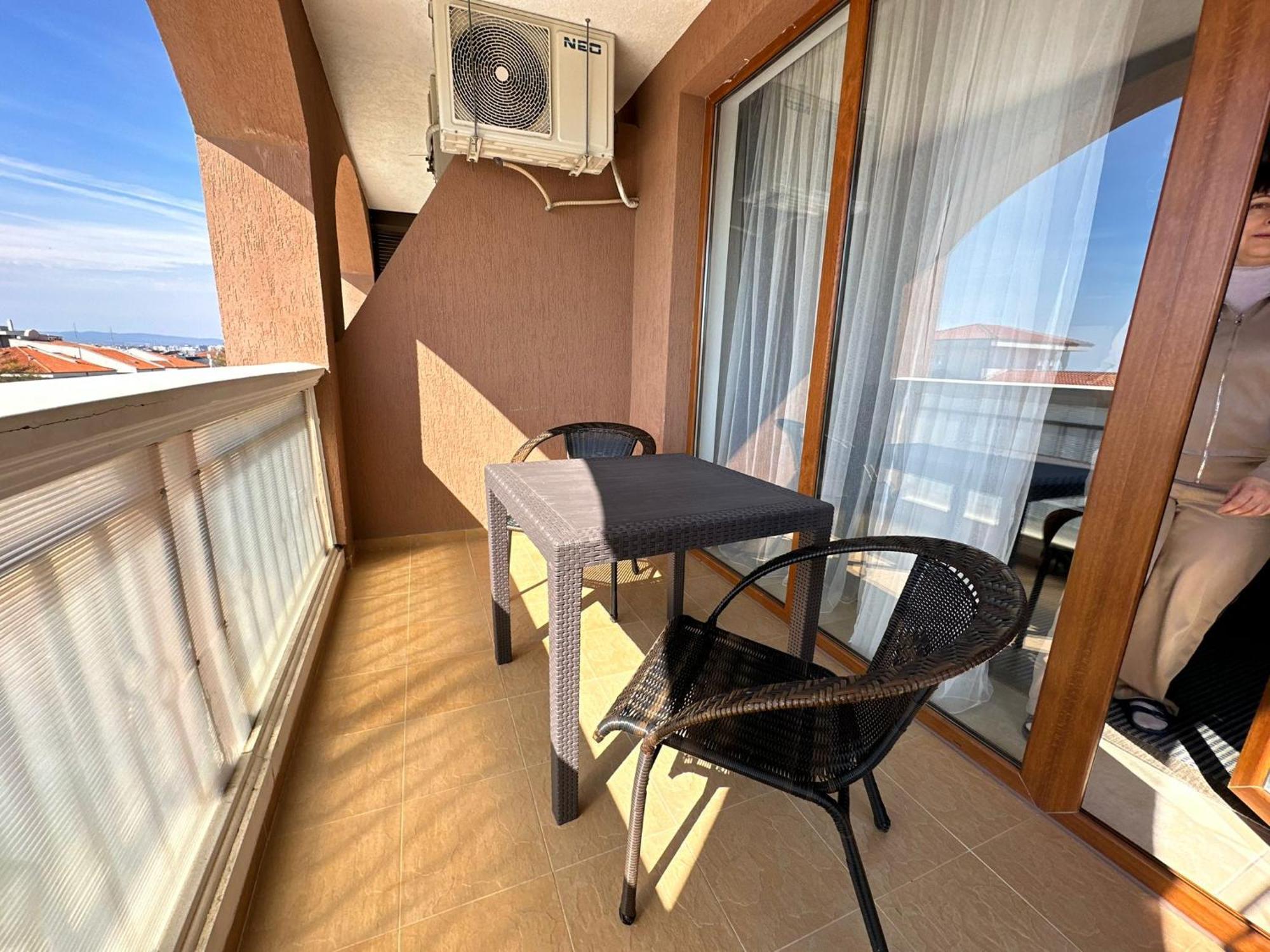 2 Bedroom Apartment Sveti Vlas With 2 Balconies And Sea Views Esterno foto